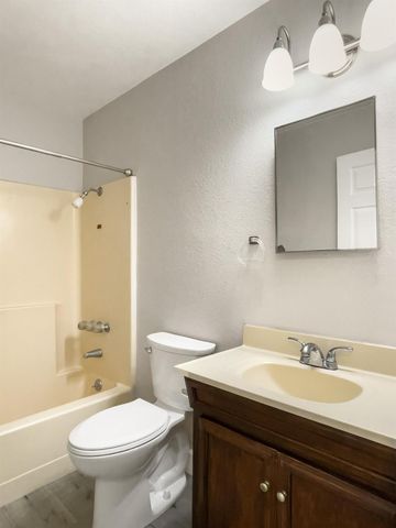 608 S Golden Gate Ave, Stockton, CA 95205