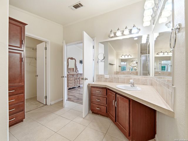 6267 COUNTY ROAD 251, Hondo, TX 78861