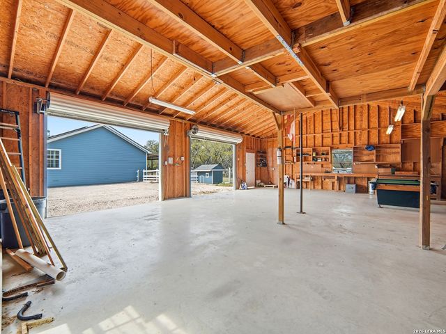 6267 COUNTY ROAD 251, Hondo, TX 78861