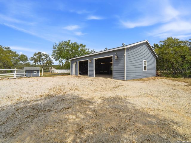 6267 COUNTY ROAD 251, Hondo, TX 78861