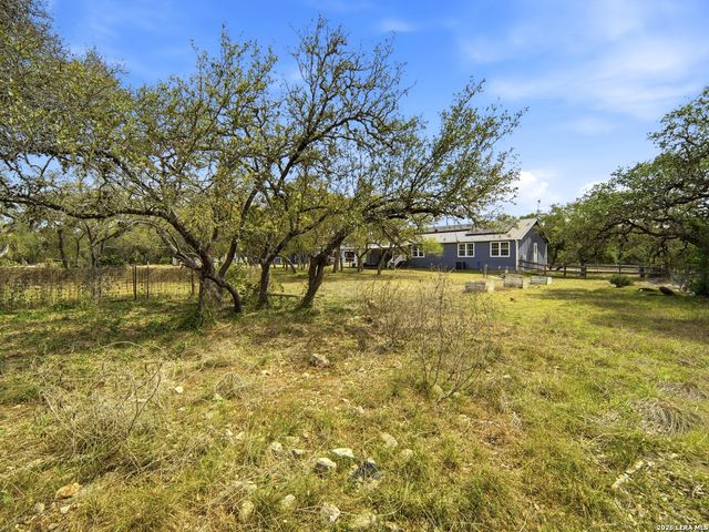 6267 COUNTY ROAD 251, Hondo, TX 78861
