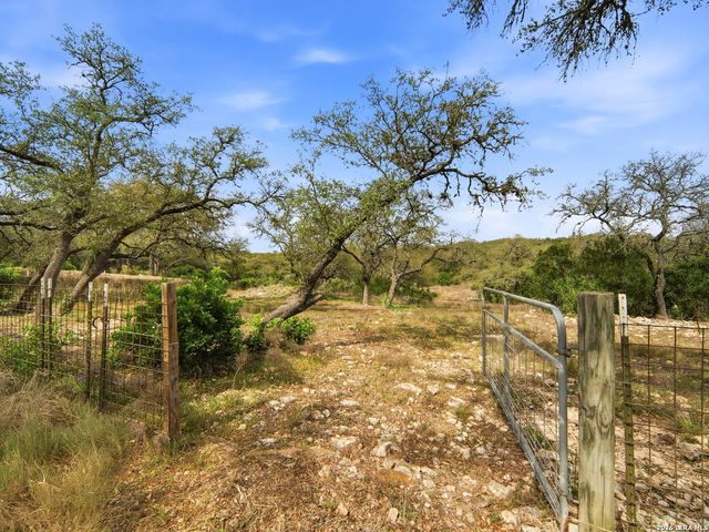 6267 COUNTY ROAD 251, Hondo, TX 78861