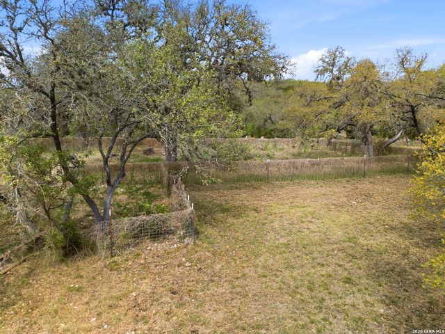 6267 COUNTY ROAD 251, Hondo, TX 78861