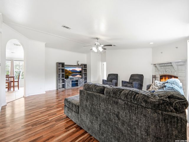 6267 COUNTY ROAD 251, Hondo, TX 78861
