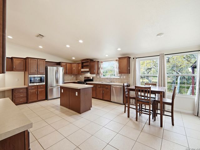 6267 COUNTY ROAD 251, Hondo, TX 78861
