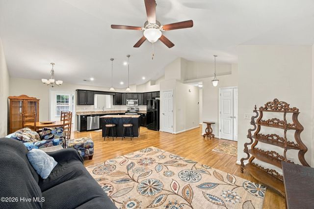 463 N Culverton Road, Winnabow, NC 28479