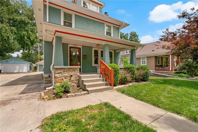 5915 Holmes Street, Kansas City, MO 64110