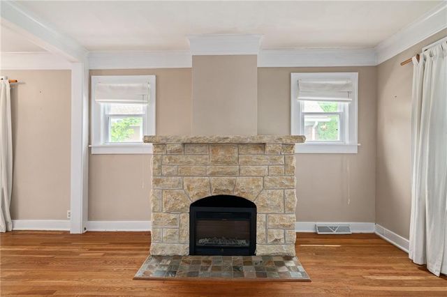 5915 Holmes Street, Kansas City, MO 64110