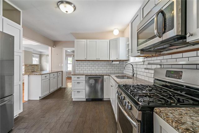 5915 Holmes Street, Kansas City, MO 64110