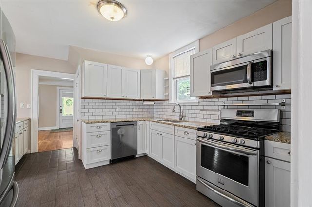 5915 Holmes Street, Kansas City, MO 64110