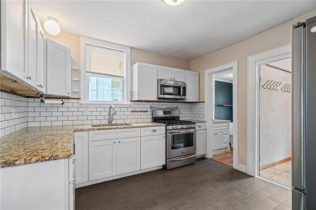 5915 Holmes Street, Kansas City, MO 64110