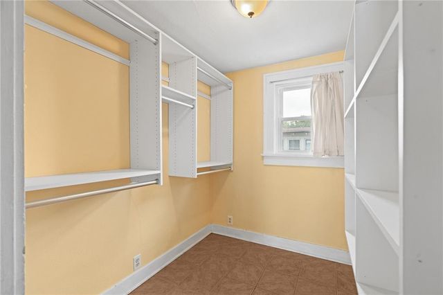 5915 Holmes Street, Kansas City, MO 64110