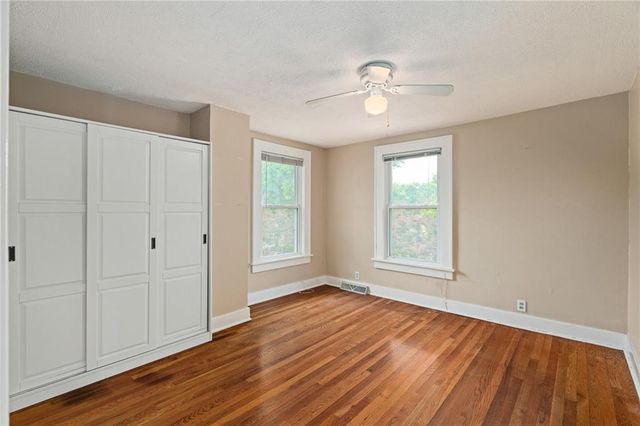 5915 Holmes Street, Kansas City, MO 64110