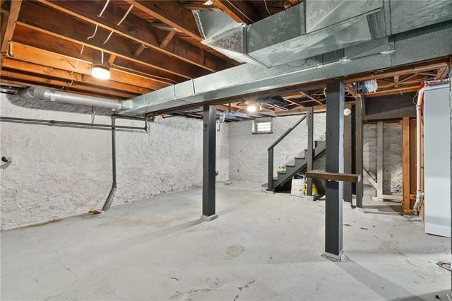 5915 Holmes Street, Kansas City, MO 64110