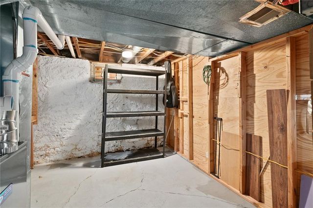 5915 Holmes Street, Kansas City, MO 64110