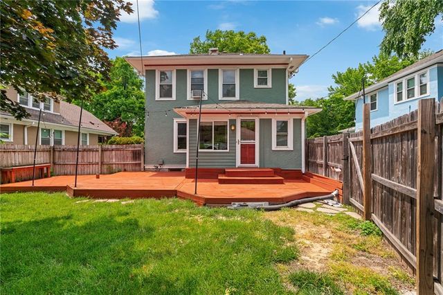 5915 Holmes Street, Kansas City, MO 64110