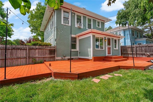 5915 Holmes Street, Kansas City, MO 64110