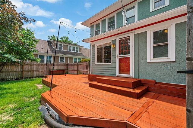 5915 Holmes Street, Kansas City, MO 64110