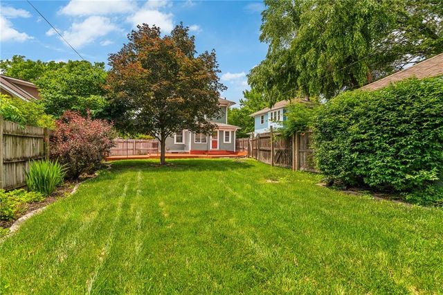 5915 Holmes Street, Kansas City, MO 64110