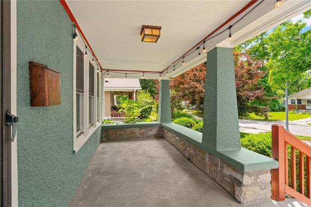 5915 Holmes Street, Kansas City, MO 64110