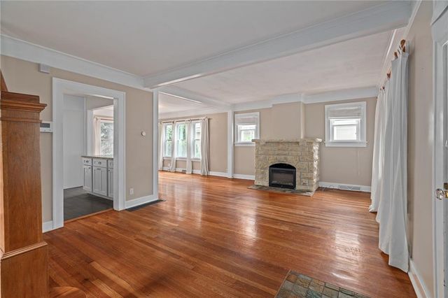 5915 Holmes Street, Kansas City, MO 64110
