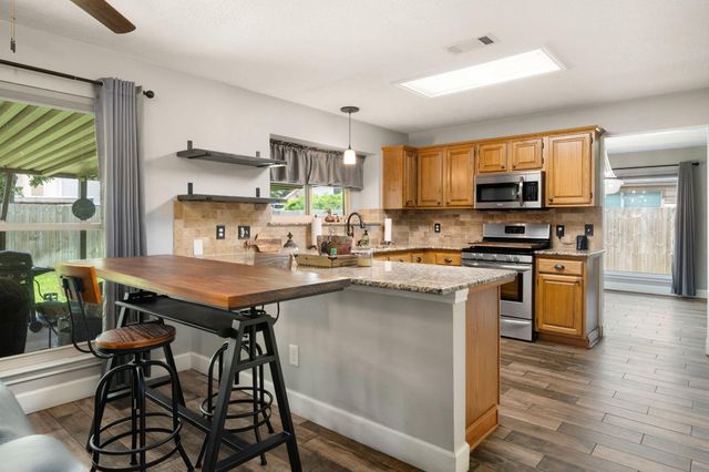 1906 Coronado Street, Friendswood, TX 77546
