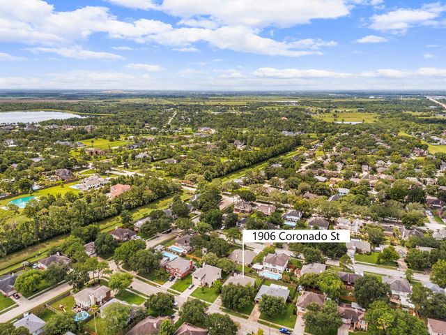 1906 Coronado Street, Friendswood, TX 77546