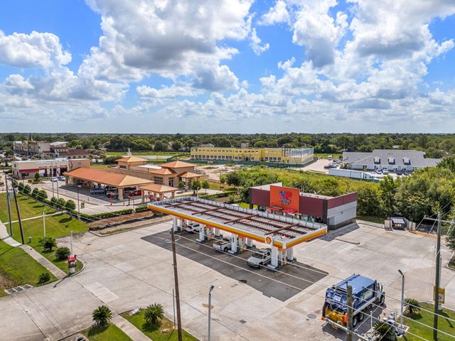 1906 Coronado Street, Friendswood, TX 77546