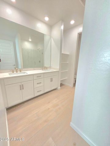 1161 E Kachina Trail, Phoenix, AZ 85042