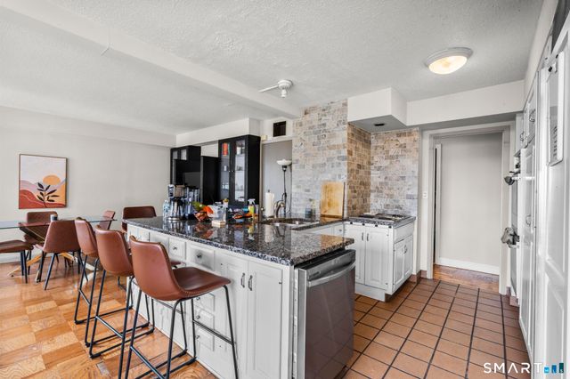 44 Strawberry Hill Avenue 8K, Stamford, CT 06902
