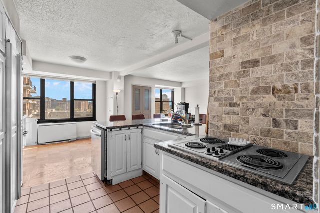 44 Strawberry Hill Avenue 8K, Stamford, CT 06902
