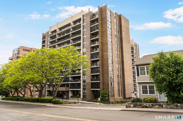44 Strawberry Hill Avenue 8K, Stamford, CT 06902