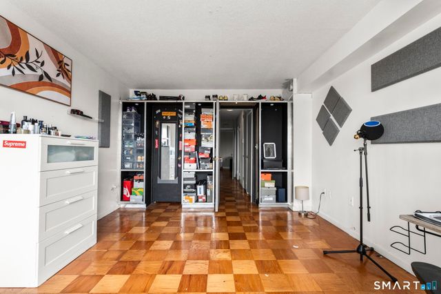 44 Strawberry Hill Avenue 8K, Stamford, CT 06902