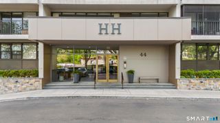 44 Strawberry Hill Avenue 8K, Stamford, CT 06902