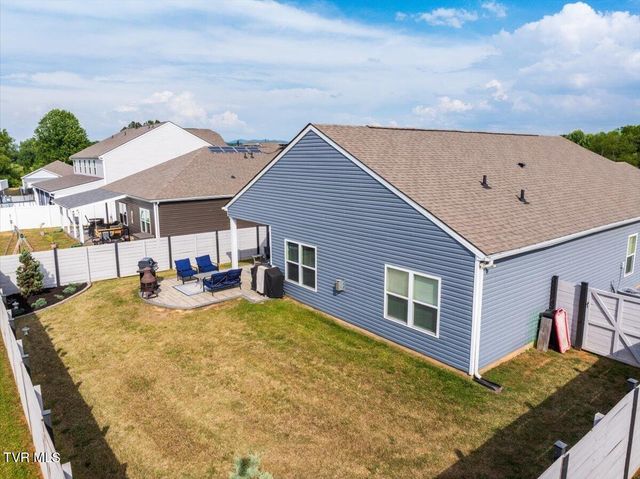 1010 Raccoon Lane, Piney Flats, TN 37686