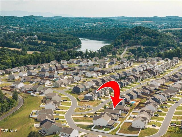 1010 Raccoon Lane, Piney Flats, TN 37686