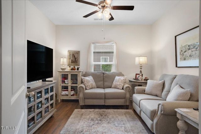 1010 Raccoon Lane, Piney Flats, TN 37686