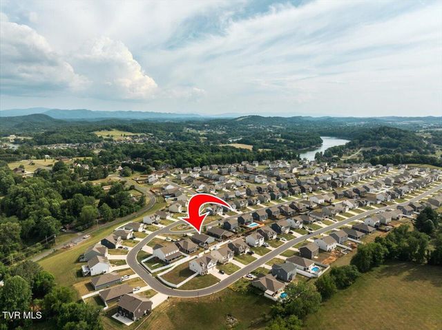 1010 Raccoon Lane, Piney Flats, TN 37686