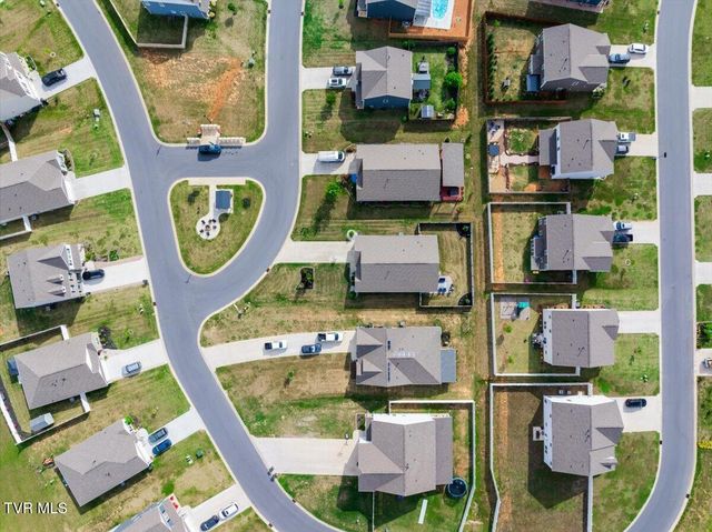 1010 Raccoon Lane, Piney Flats, TN 37686