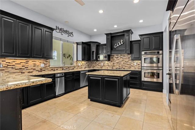 29061 Lupin Place, Canyon Lake, CA 92587