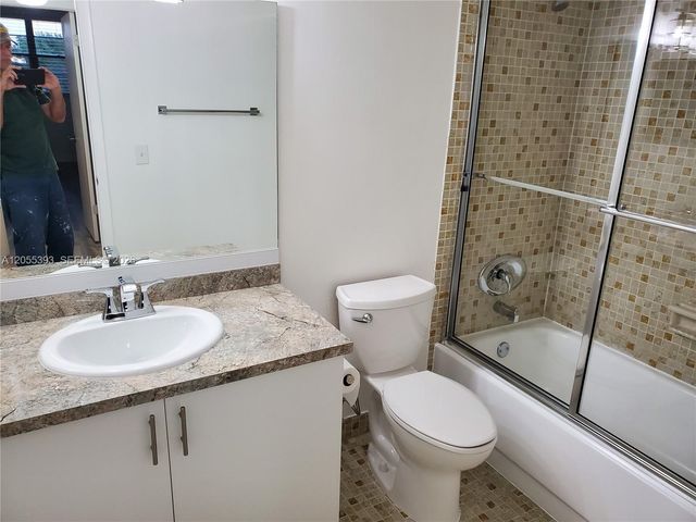 10425 SW 112th Avenue 207, Miami, FL 33176