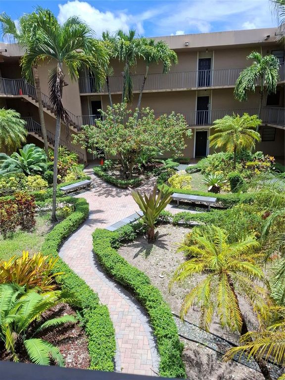 10425 SW 112th Avenue 207, Miami, FL 33176