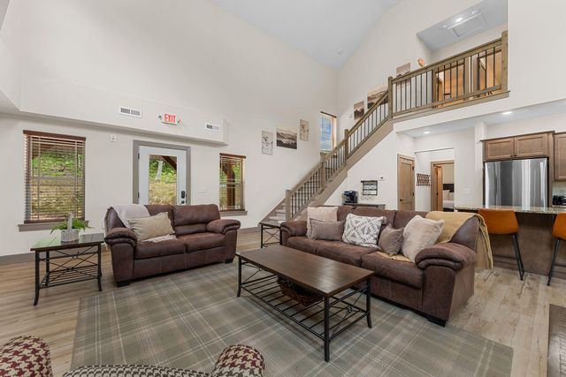 162 Ravine Roadway 30, Hollister, MO 65672