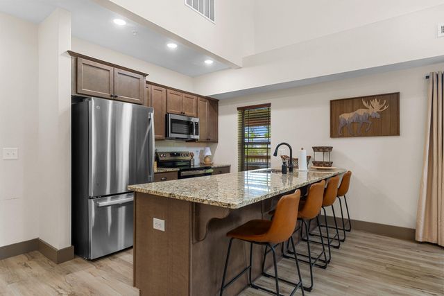 162 Ravine Roadway 30, Hollister, MO 65672