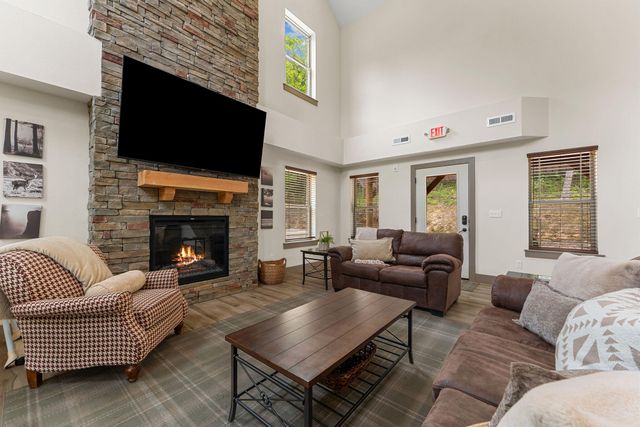 162 Ravine Roadway 30, Hollister, MO 65672