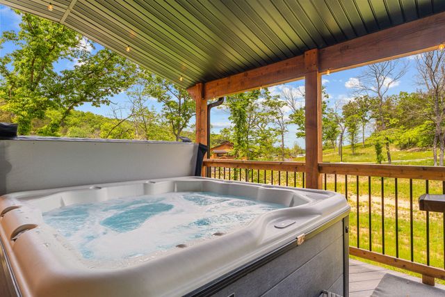 162 Ravine Roadway 30, Hollister, MO 65672