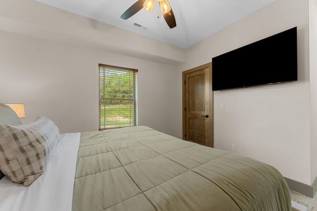 162 Ravine Roadway 30, Hollister, MO 65672