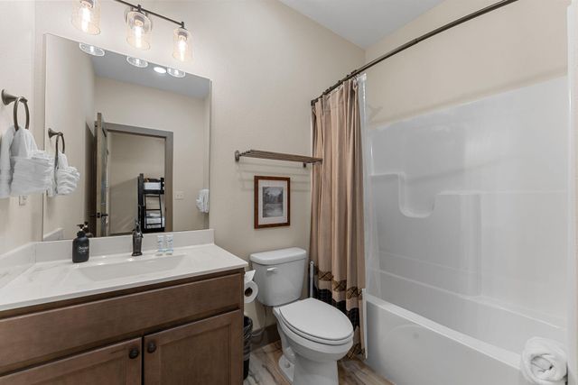162 Ravine Roadway 30, Hollister, MO 65672