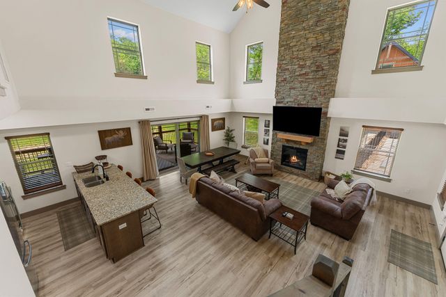 162 Ravine Roadway 30, Hollister, MO 65672