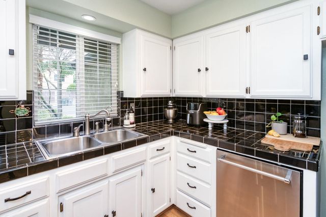 230 N Bush Avenue, Clovis, CA 93612